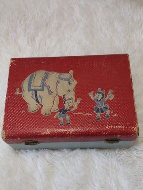 Vintage Neevel Red Elephant Kids Toy Storage Box